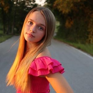 Meet your Posher, Eleah